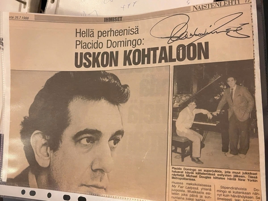 Plácido Domingo signed cutting