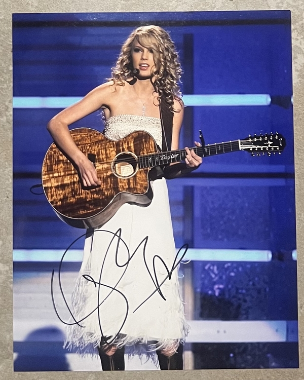 Taylor Swift signed item