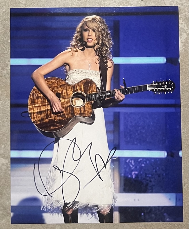 Taylor Swift signed item