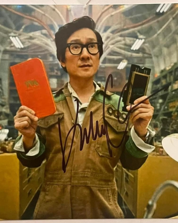 Ke Huy Quan signed item