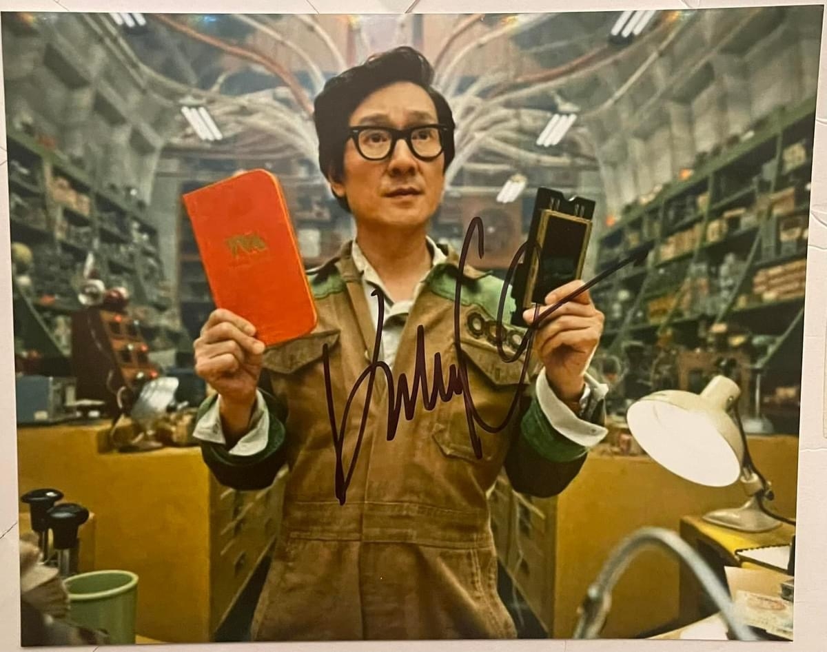 Ke Huy Quan signed item