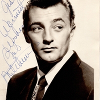 Robert Mitchum signed photo (other size)