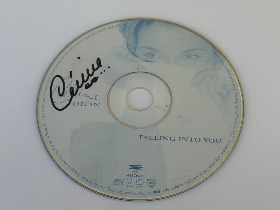 Celine Dion - Falling into you signed CD
