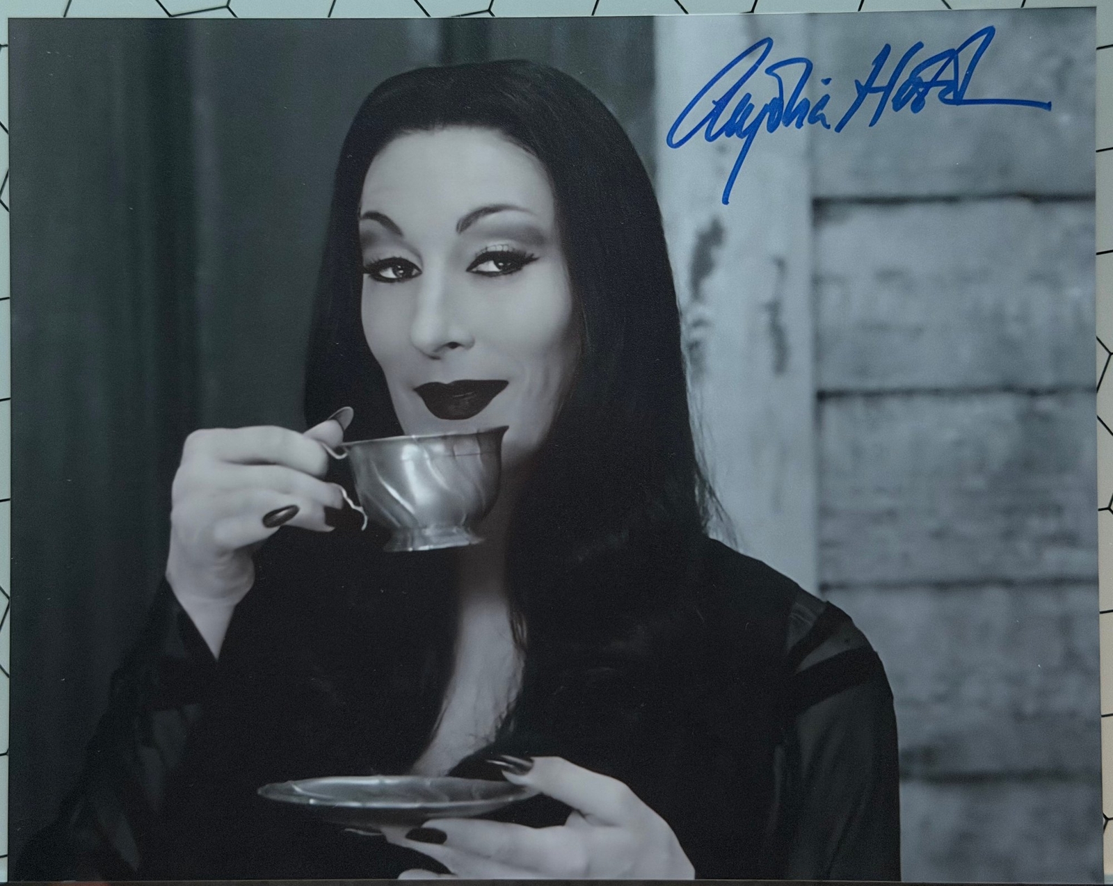 Anjelica Huston signed item