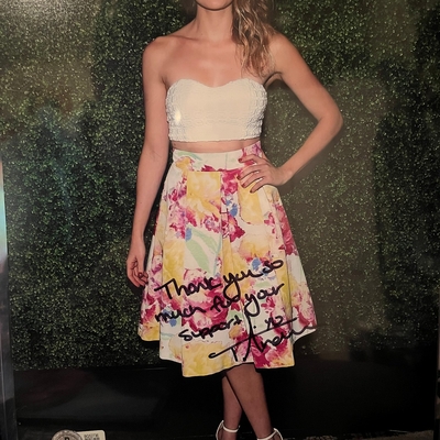 Tori Anderson signed 8x10 photo