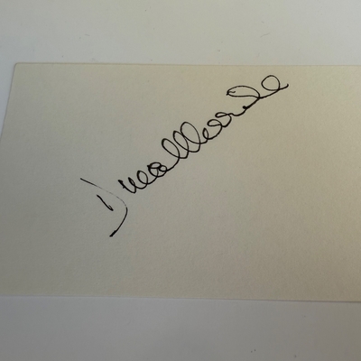 Dina Merrill signed card