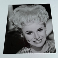 Barbara Windsor - Signed photo