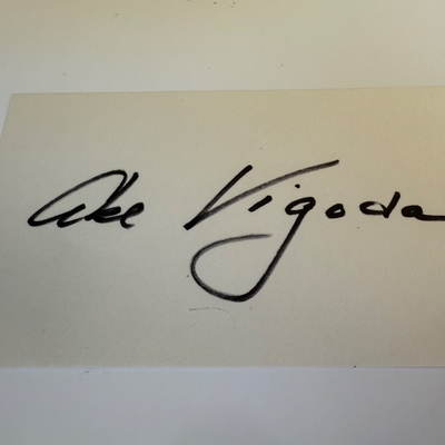 Abe Vigoda signed card