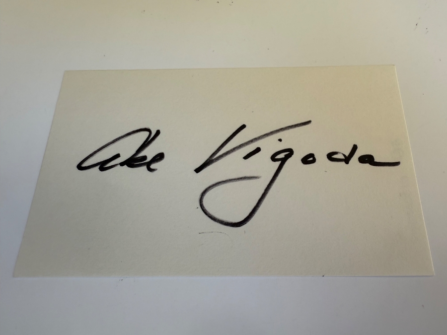 Abe Vigoda signed card