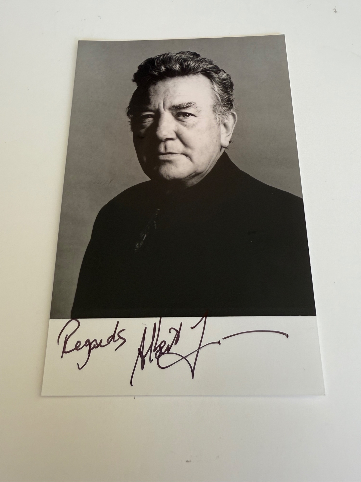 Albert Finney - signed 6x4 photo