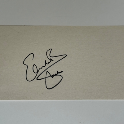 Elizabeth Shue signed card