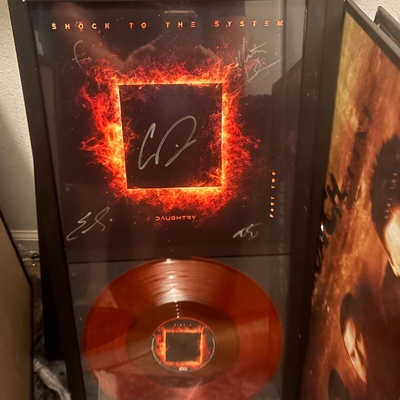 Daughtry signed vinyl record