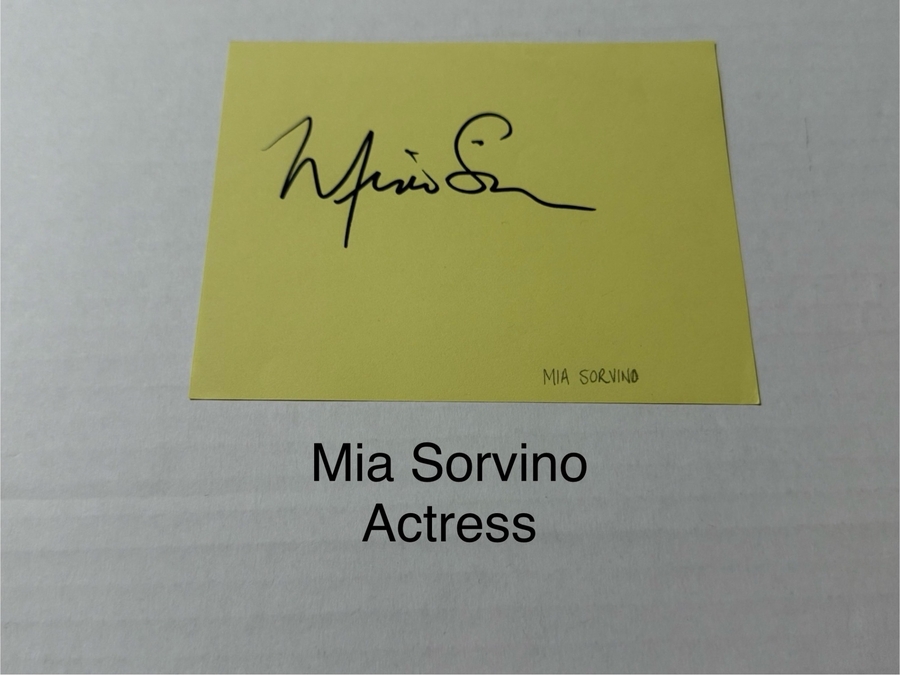 Mia Sorvino signed signed card