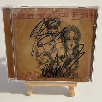 Motley Crue - Greatest Hits Cd, signed by Mick Mars, Nikki Sixx, Tommy Lee and Vince Neil
