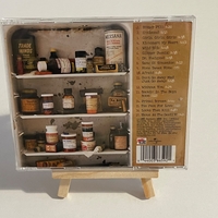 Motley Crue - Greatest Hits Cd, signed by Mick Mars, Nikki Sixx, Tommy Lee and Vince Neil