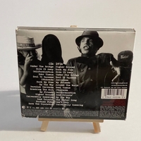 Red Hot Chilli Peppers - Greatest Hits and videos. Signed by Flea, Chad Smith, John Frusciante