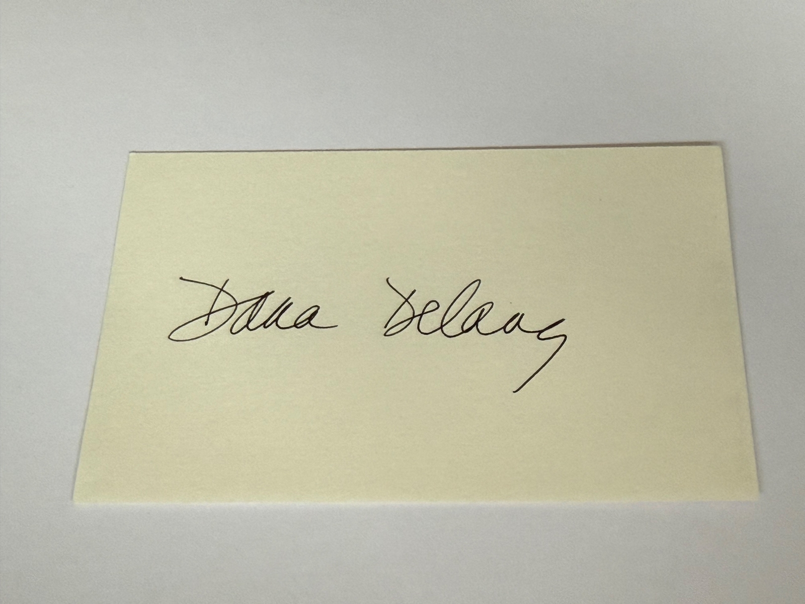 Dana Delany signed card