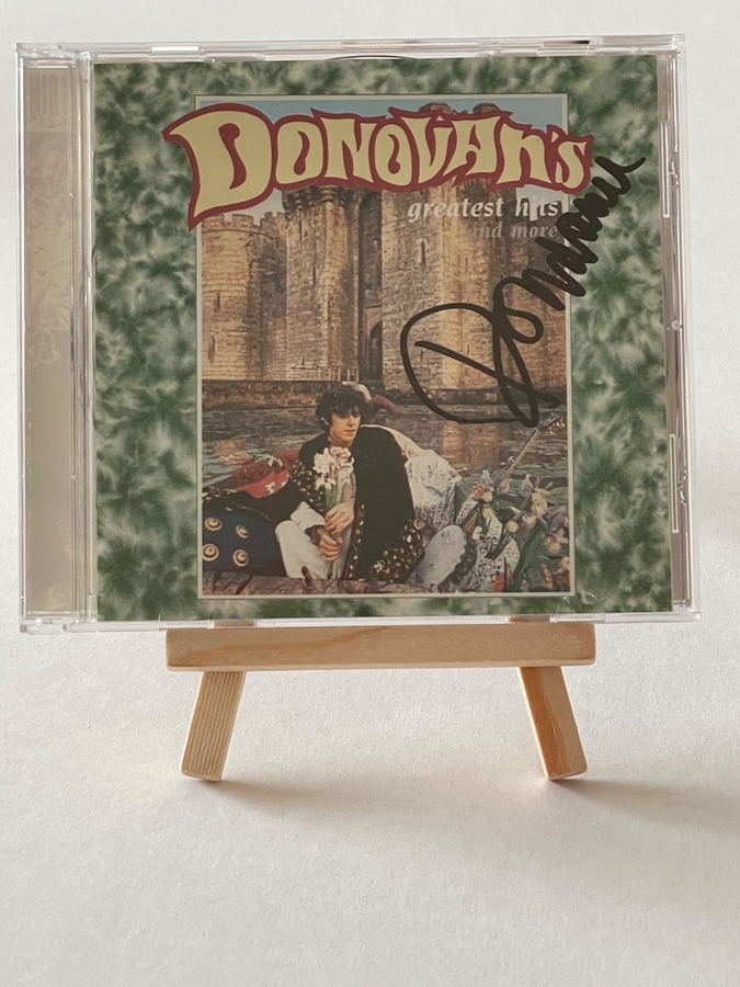 Donovan - Donovan’s Greatest hits. Signed by Donovan