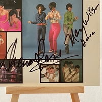 Diana Ross & The Supremes - The best of CD. Signed by Mary Wilson on box cover and Diana Ross and Mary Wilson on CD booklet