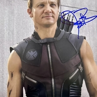 Jeremy Renner signed item
