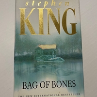 Stephen King - Bag of Bones Hardback book. Signed by Stephen King