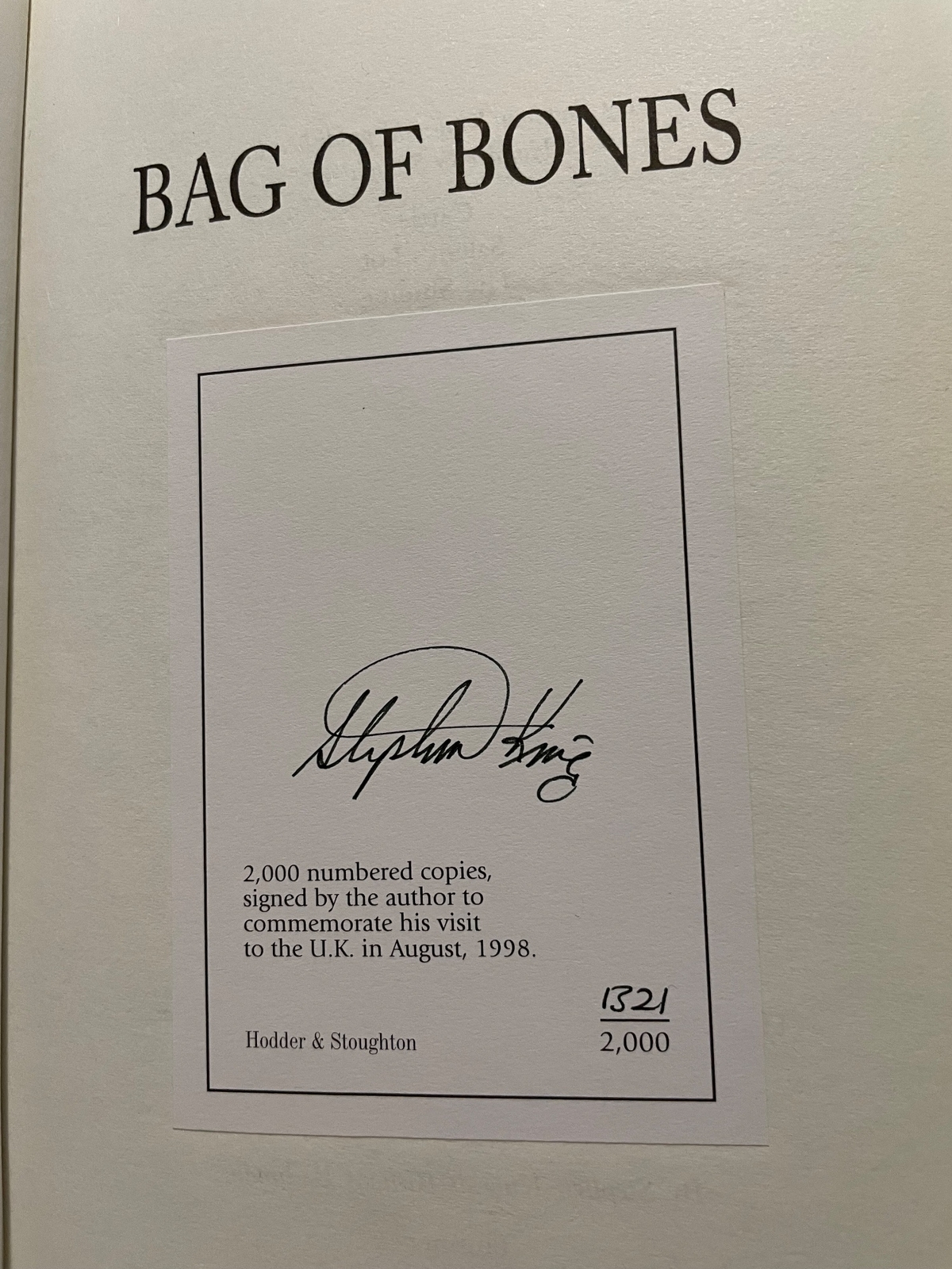 Stephen King - Bag of Bones Hardback book. Signed by Stephen King