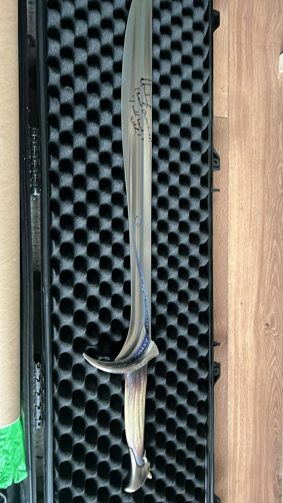 Richard Armitage signed united cutlery orcrist replica