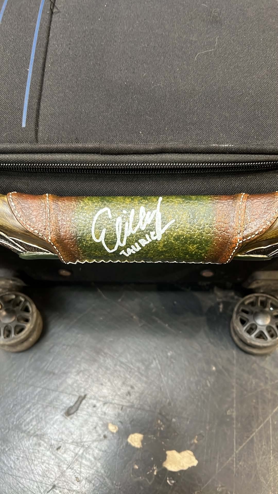 Evangeline Lilly signed united cutlery replica bow