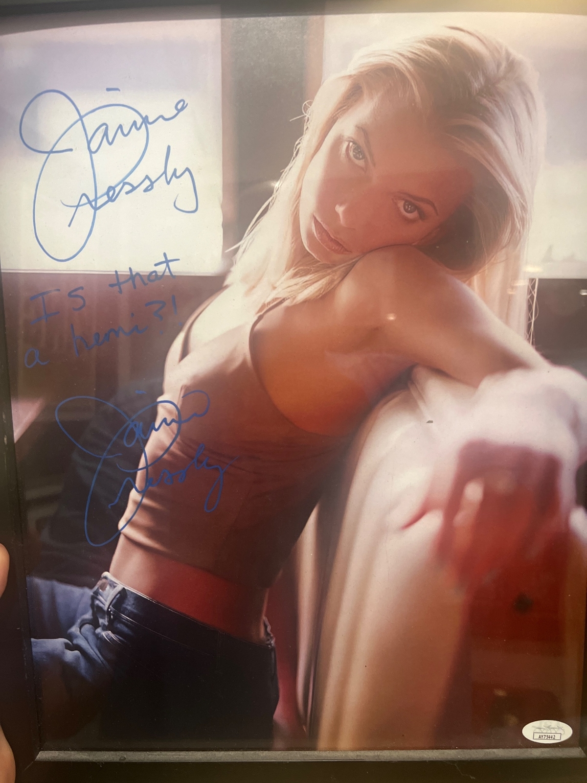 Jaime Pressly signed item