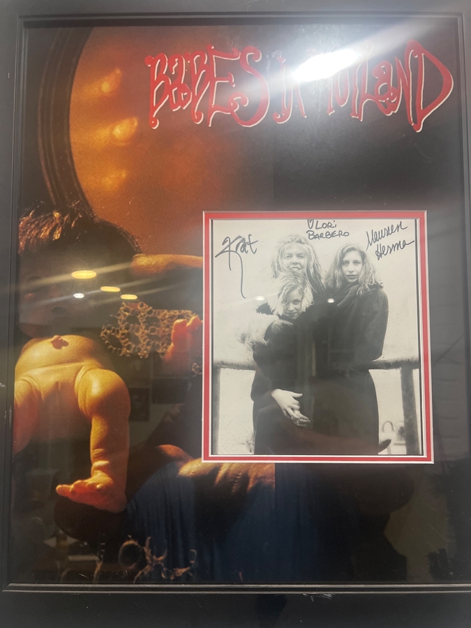 Babes in Toyland & Kat Bjelland & Lori Barbero signed item