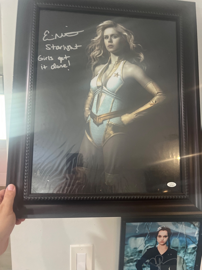 Erin Moriarty signed item