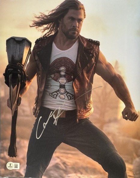 Chris Hemsworth signed 11x14 photo
