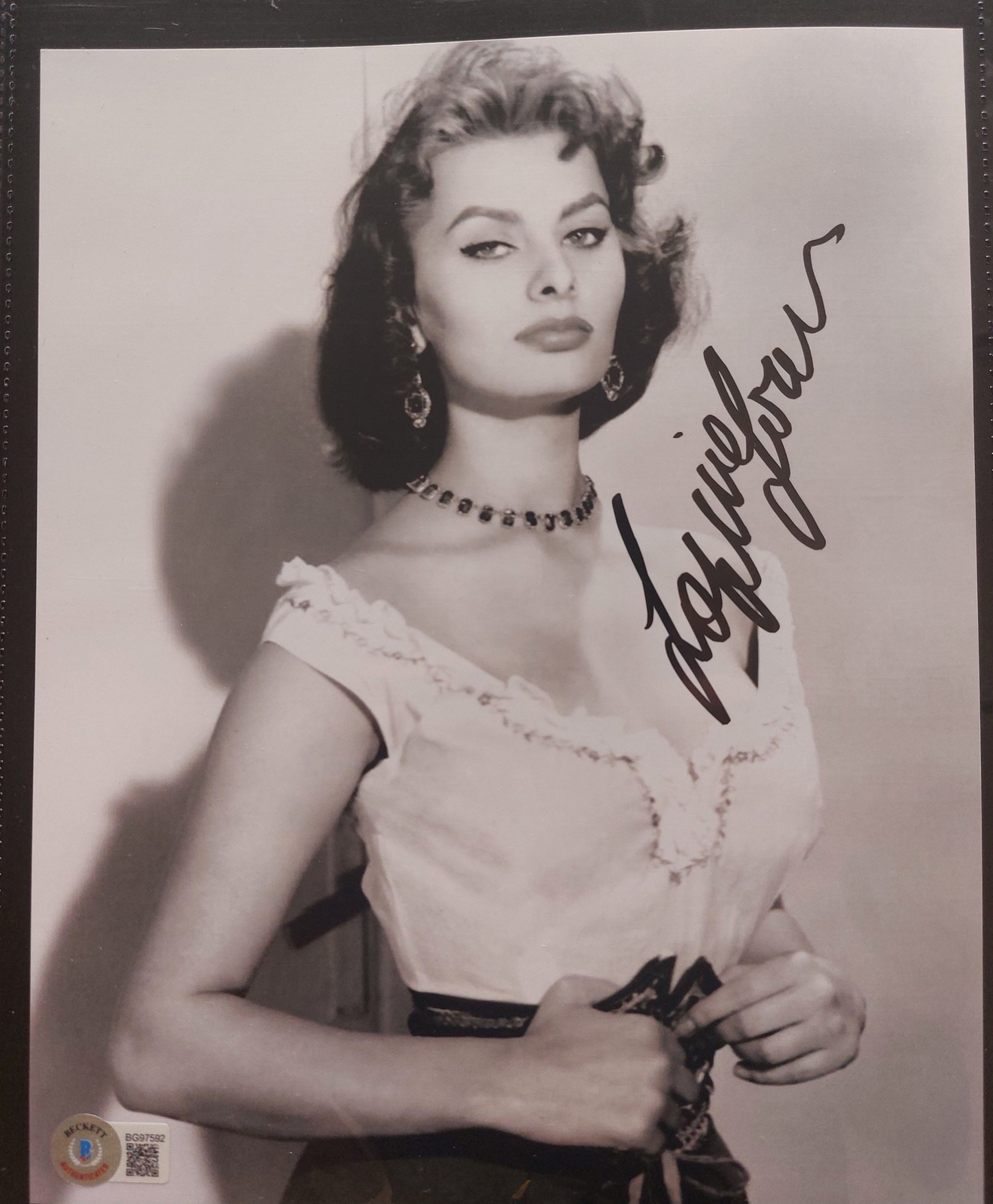 Sophia Loren signed item