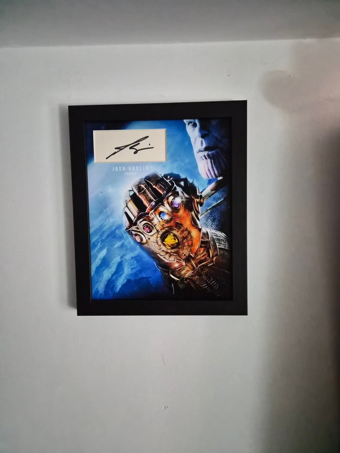 Josh Brolin signed item