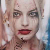 Margot Robbie signed item