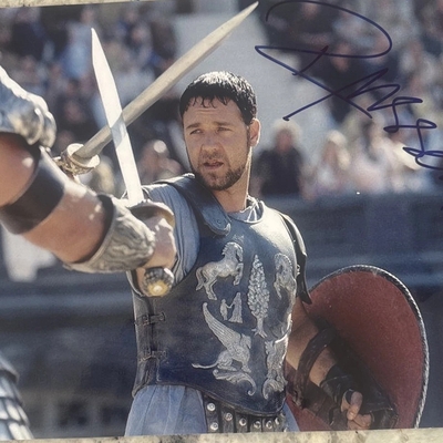 Russell Crowe signed item