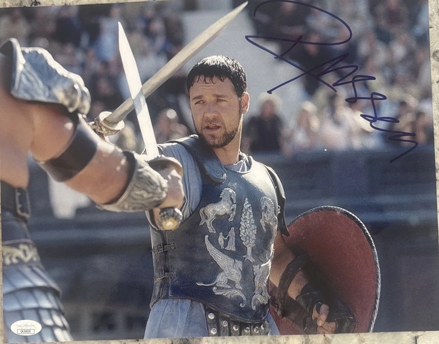 Russell Crowe signed item