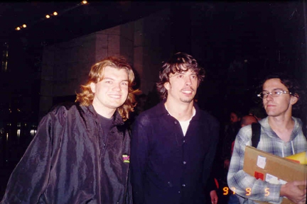 Dave Grohl Photo with RACC Autograph Collector bpautographs Dave Grohl Photo with RACC Autograph Collector bpautographs