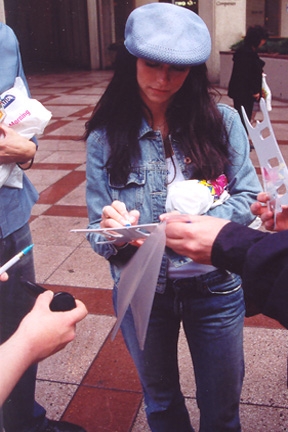 Jennifer Love Hewitt with RACC Trusted collector Autograph Pros