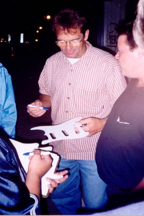 Huey Lewis with RACC Trusted collector Autograph Pros