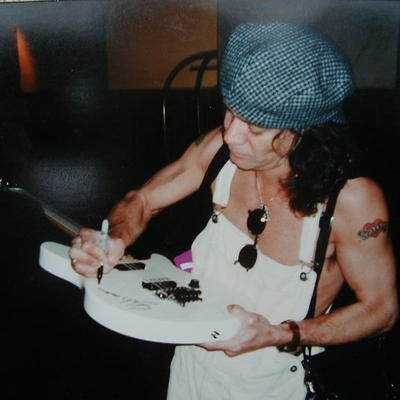 Eddie Van Halen Autograph Profile