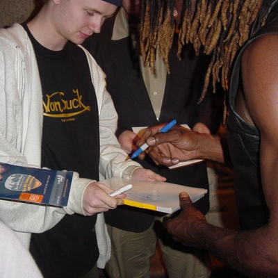 Dave Matthews Autograph Profile