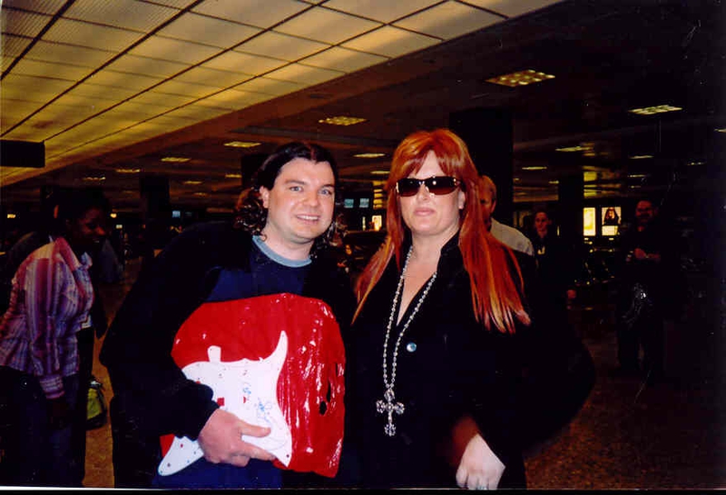 Wynonna Judd Photo with RACC Autograph Collector bpautographs Wynonna Judd Photo with RACC Autograph Collector bpautographs
