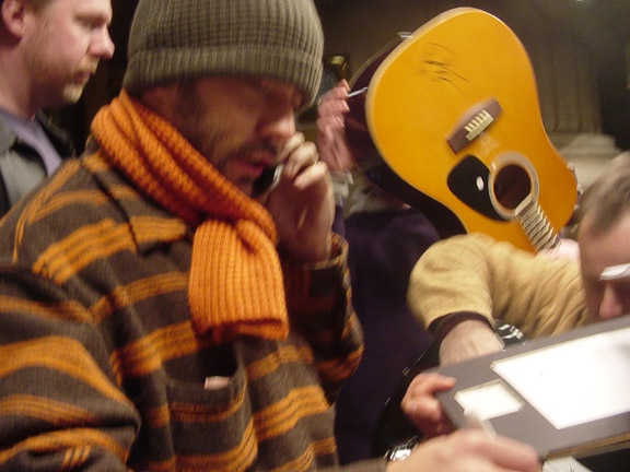 Dave Matthews with RACC Trusted collector Autograph Pros
