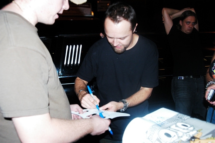 Lars Ulrich Photo with RACC Autograph Collector Shark’s Treasures