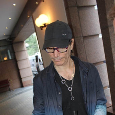 Steve Vai Autograph Profile