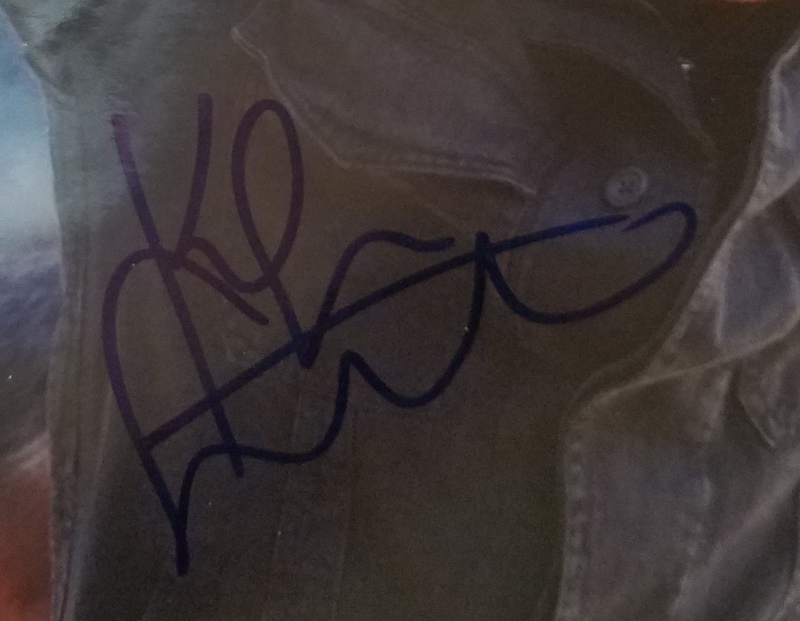 Kiefer Sutherland (46818) Signature Database by RACC Real Autograph
