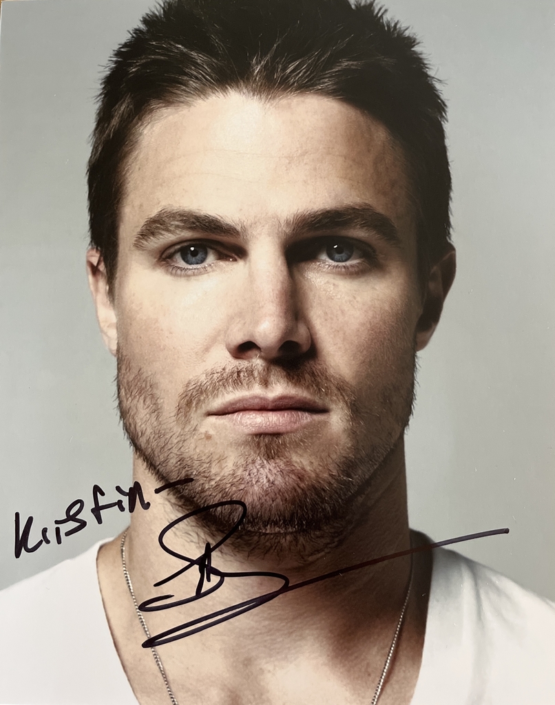 Stephen Amell (78416) Signature Database by RACC Real Autograph