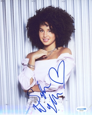 Sofia Wylie Autograph Profile by RACC - Sofia Wylie Autographs, Signing