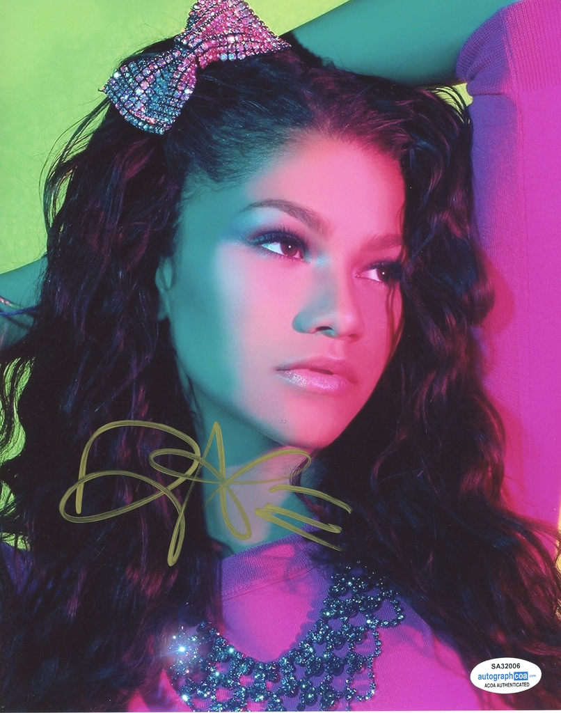 Zendaya (15703) Signature Database by RACC - Real Autograph Collectors Club